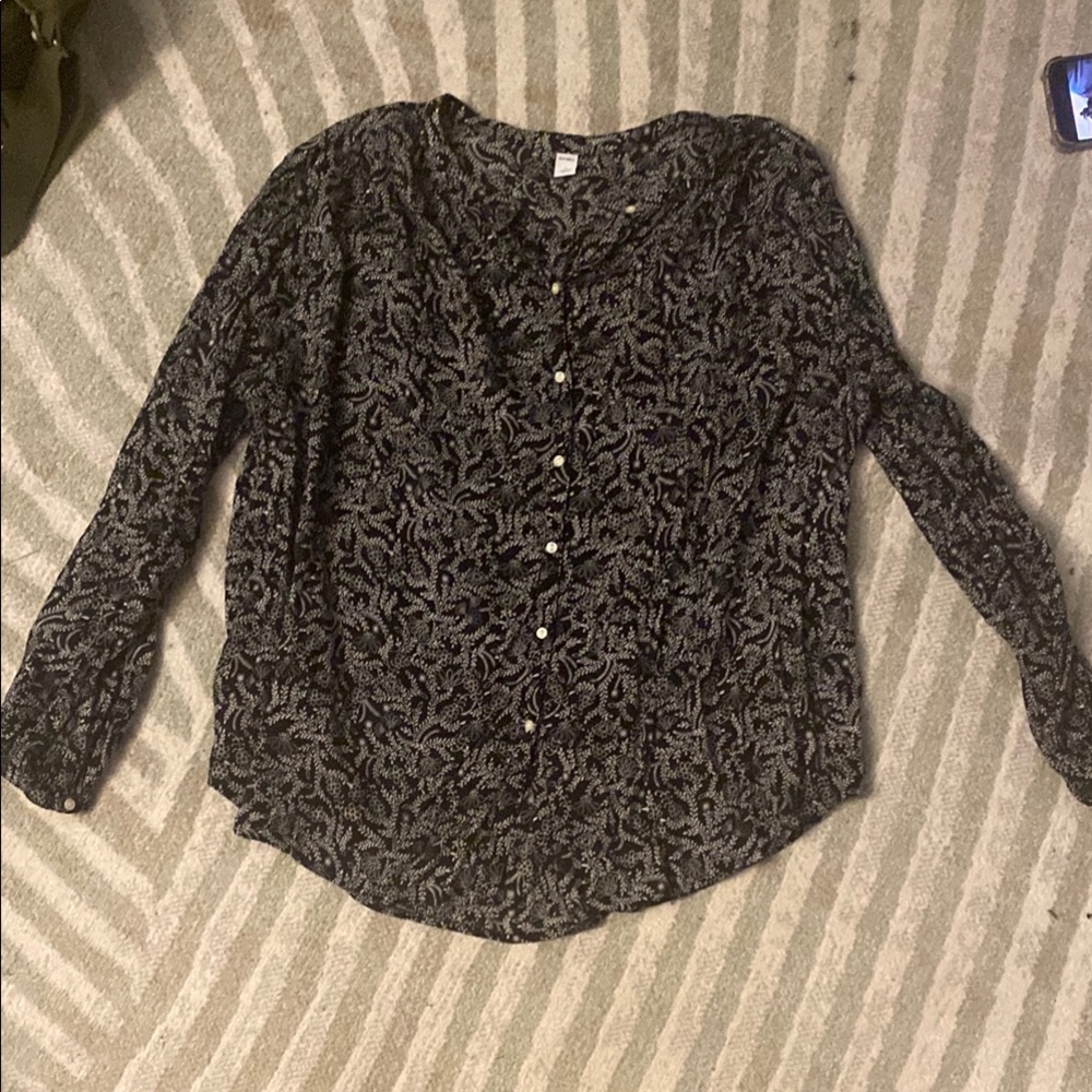 Women's Black and White Patterned Top